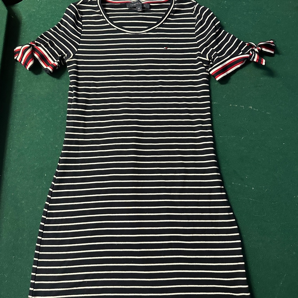 Tommy Hilfiger Dress with Tied sleeves